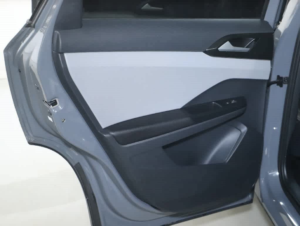 Certified 2023 Volkswagen Taos SE w/ Panoramic Sunroof Package AWD/4WD image 13