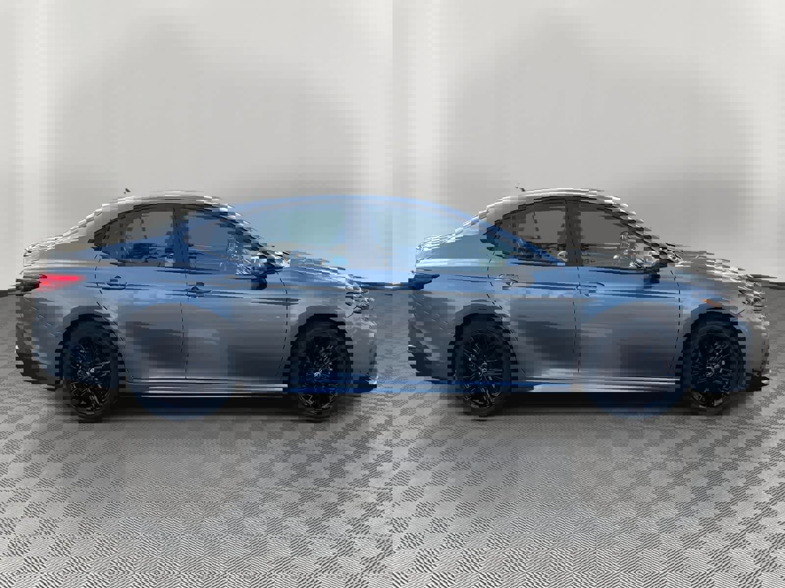 Used 2025 Toyota Camry SE image 4