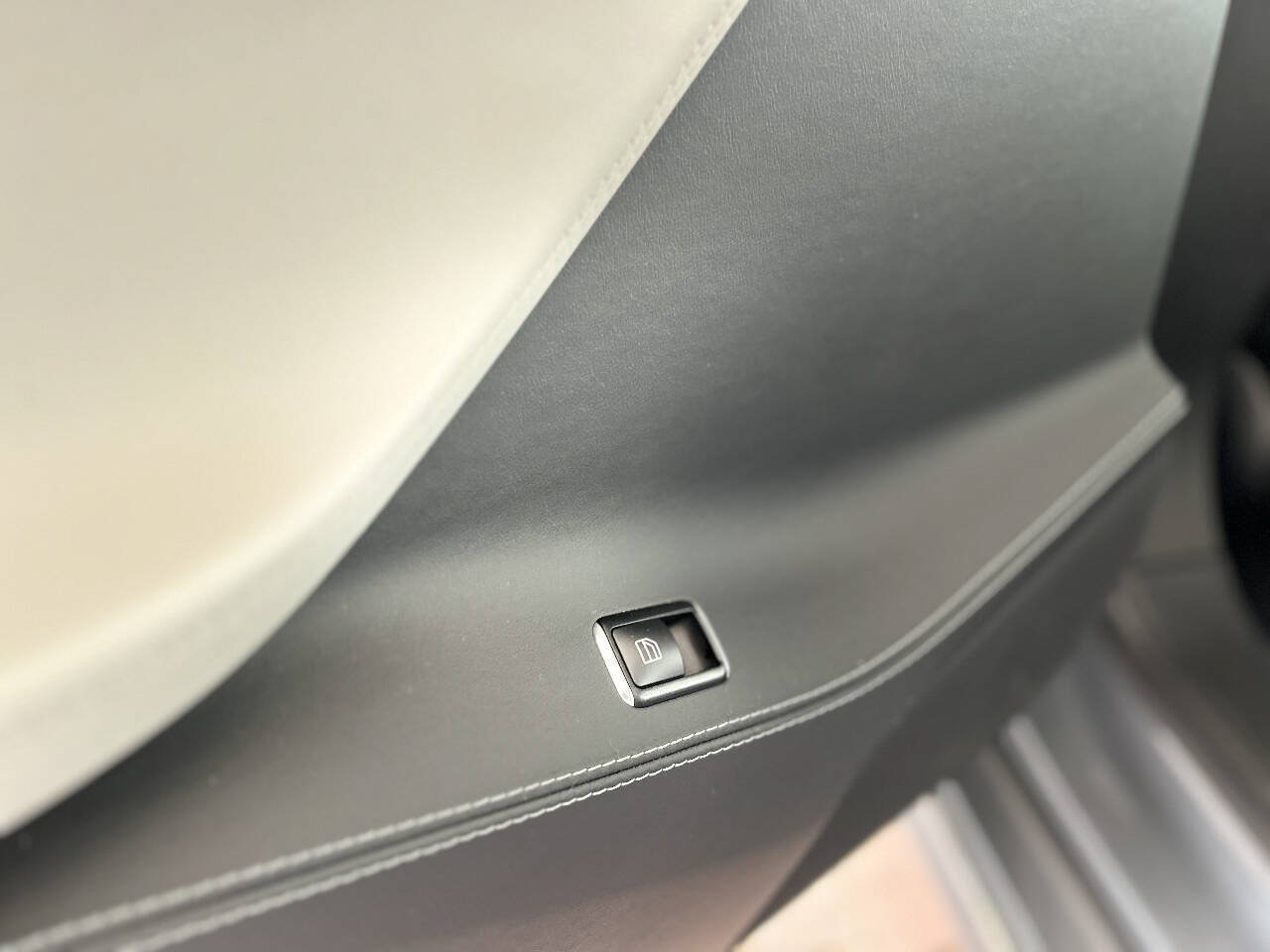Used 2014 Tesla Model S 85 RWD image 43