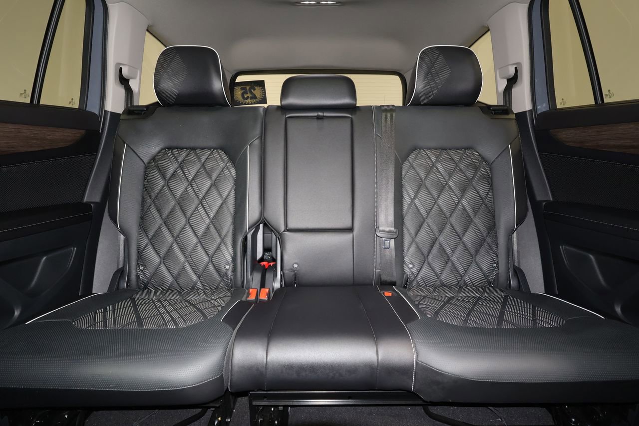 Used 2025 Volkswagen Atlas SEL Premium R-Line image 31