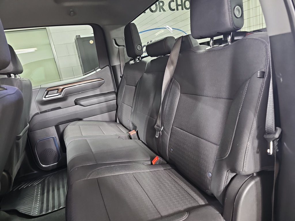 Certified 2024 Chevrolet Silverado 1500 LT AWD/4WD image 17