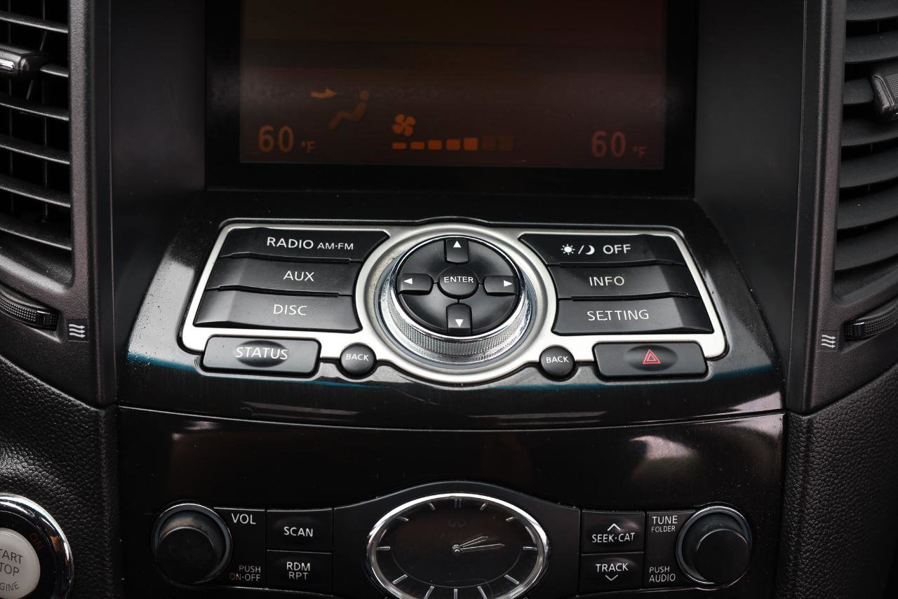 Used 2014 INFINITI QX70 image 32