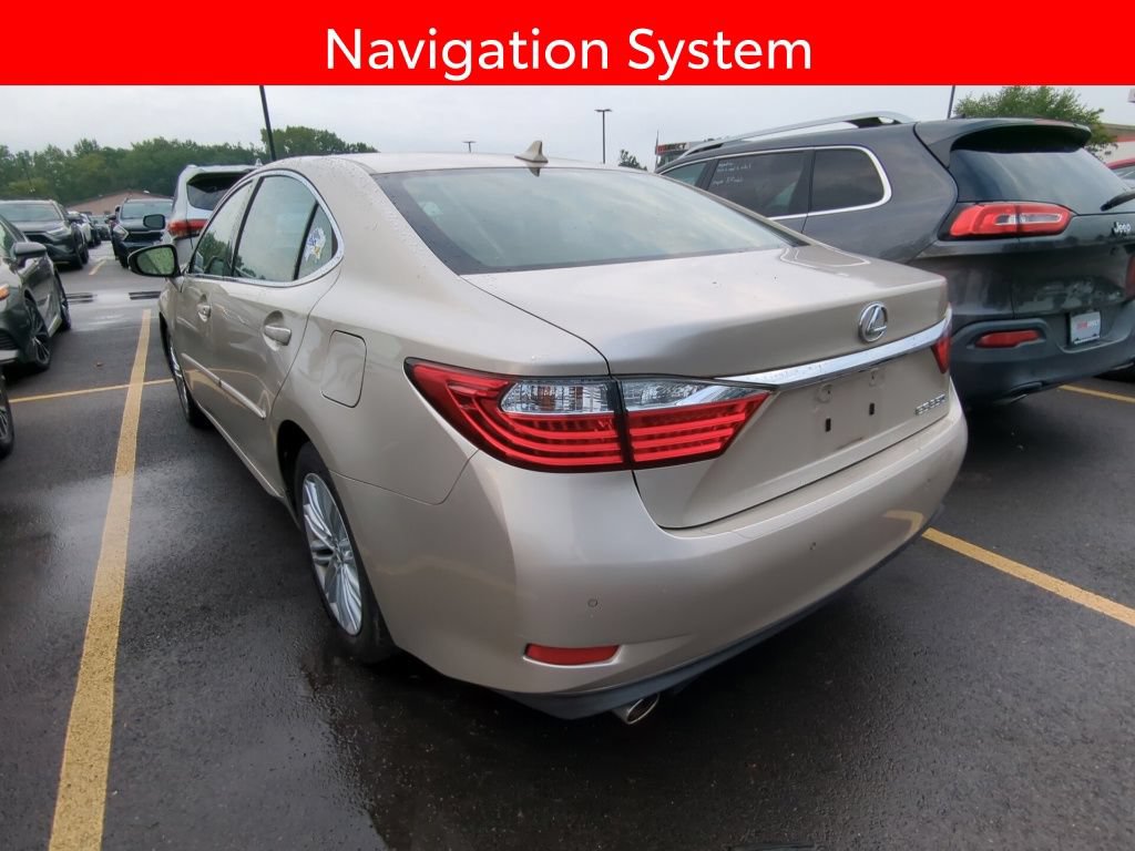Used 2013 Lexus ES 350 w/ Luxury Pkg FWD image 4