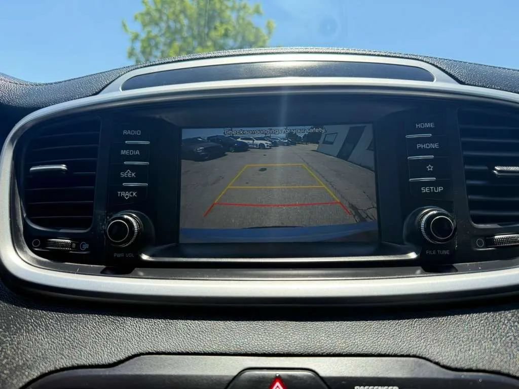 Used 2020 Kia Sorento FWD V6 image 22