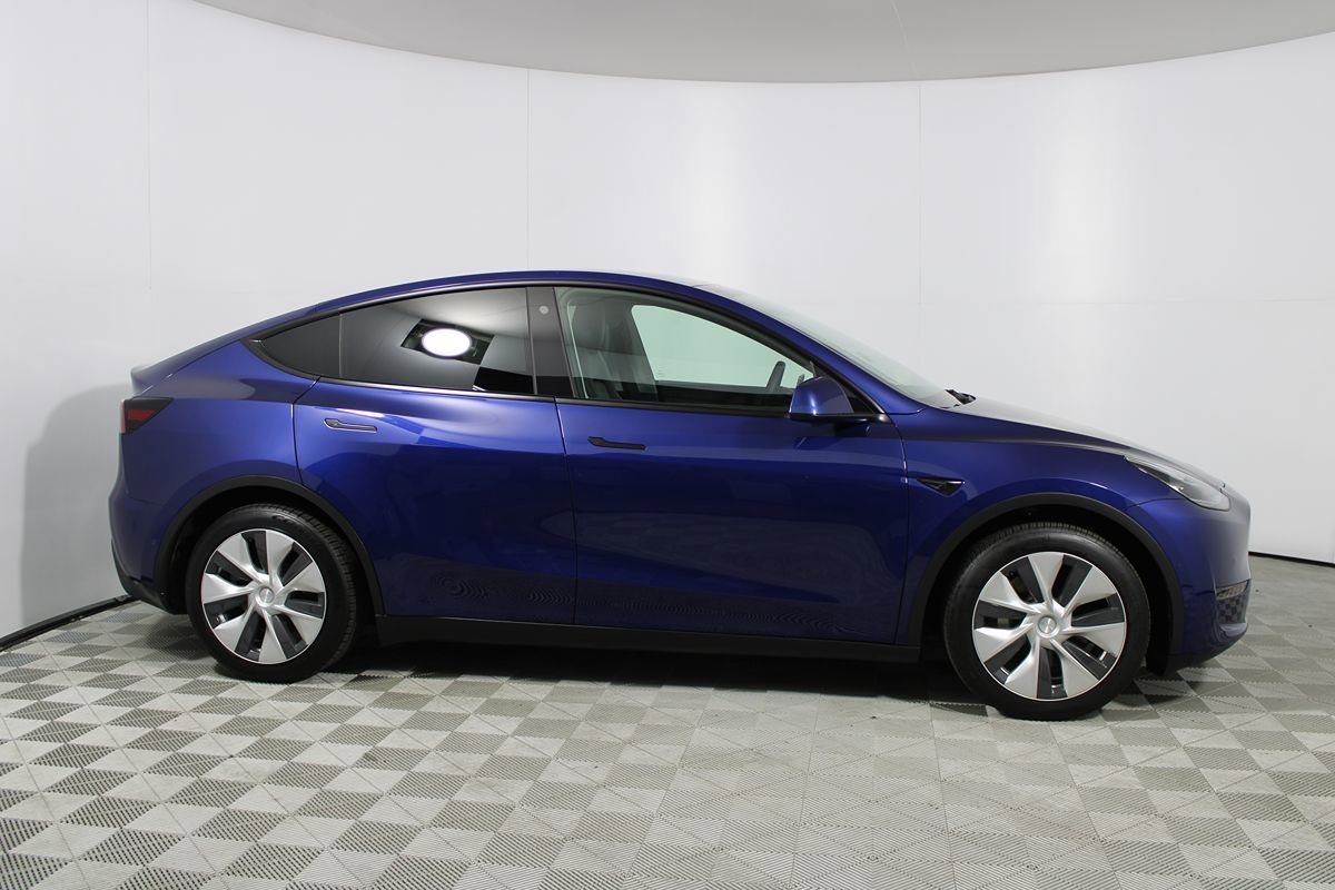 Used 2021 Tesla Model Y Long Range AWD/4WD image 35