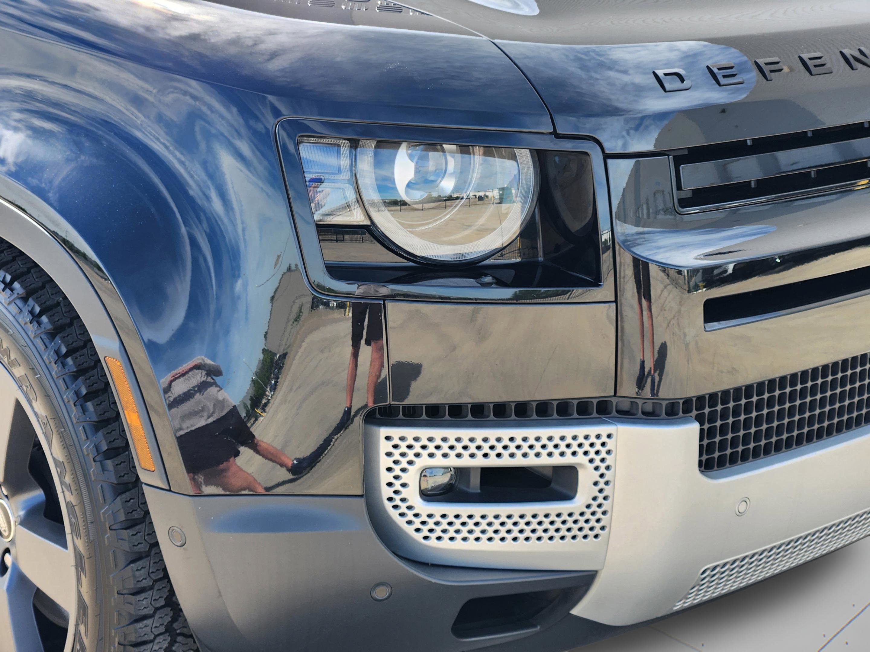 Certified 2025 Land Rover Defender 110 S image 30