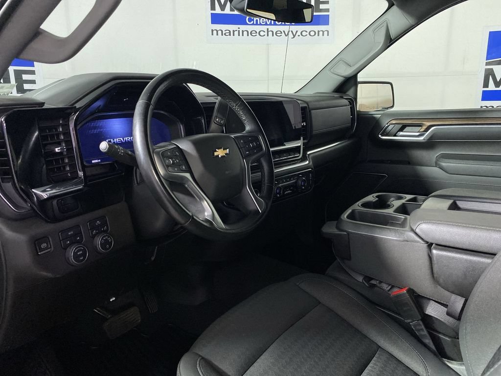 Used 2023 Chevrolet Silverado 1500 LT AWD/4WD image 15