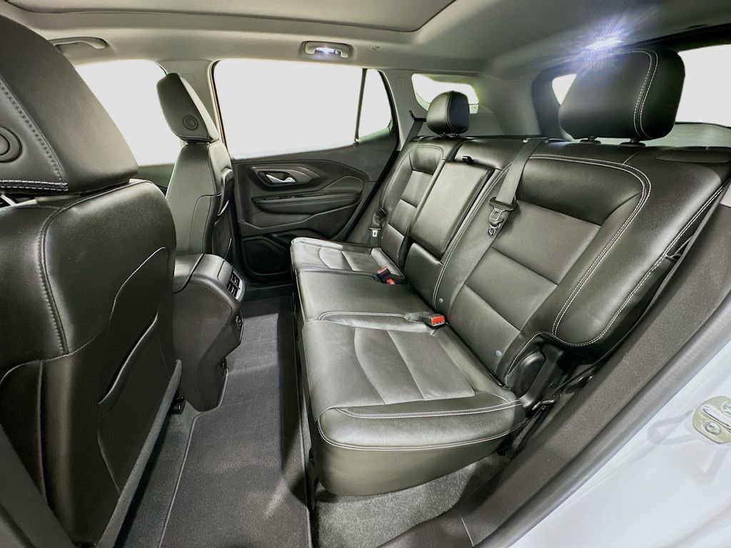 Used 2024 GMC Terrain SLT image 25