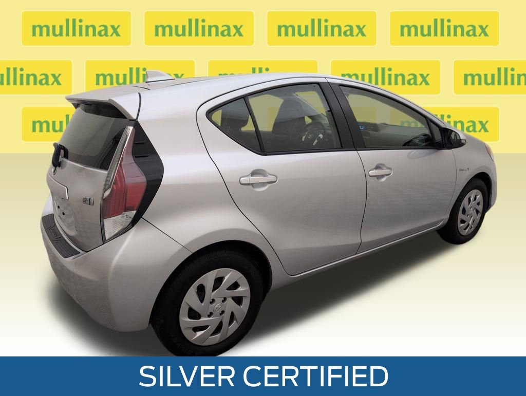 Used 2016 Toyota Prius C Three image 3