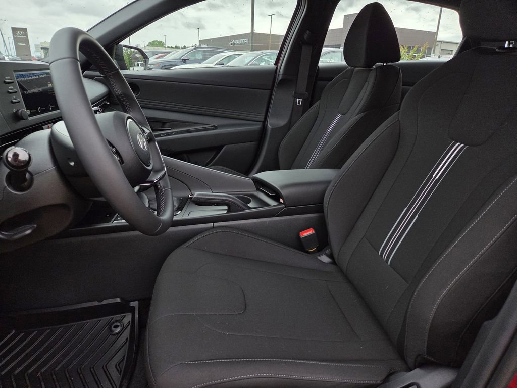Certified 2025 Hyundai Elantra Sport FWD image 12