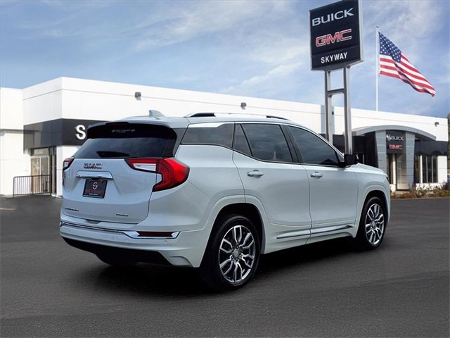 Used 2023 GMC Terrain Denali w/ Denali Premium Package image 5