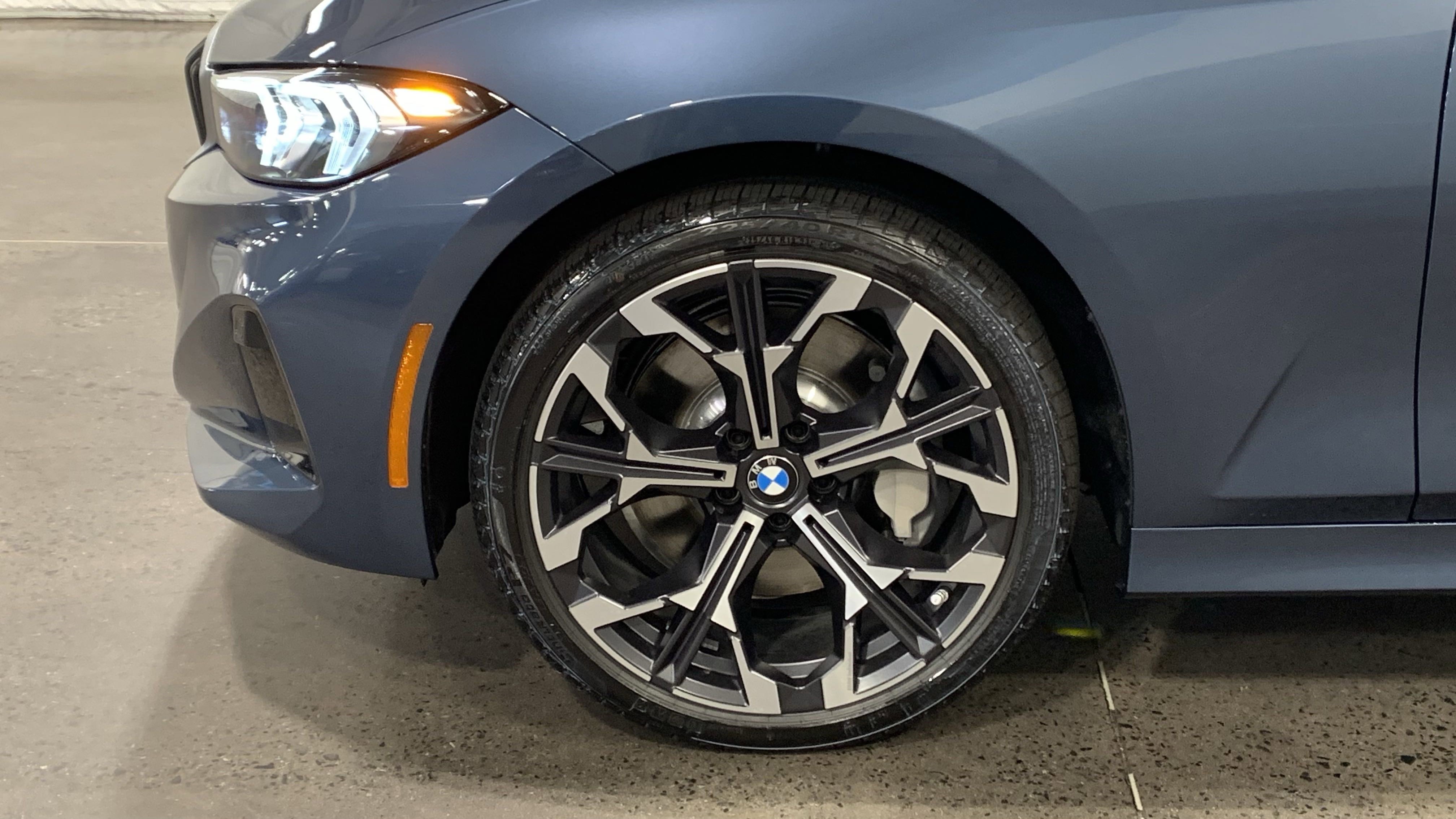 Used 2025 BMW 330i xDrive Sedan w/ Premium Package AWD/4WD image 10