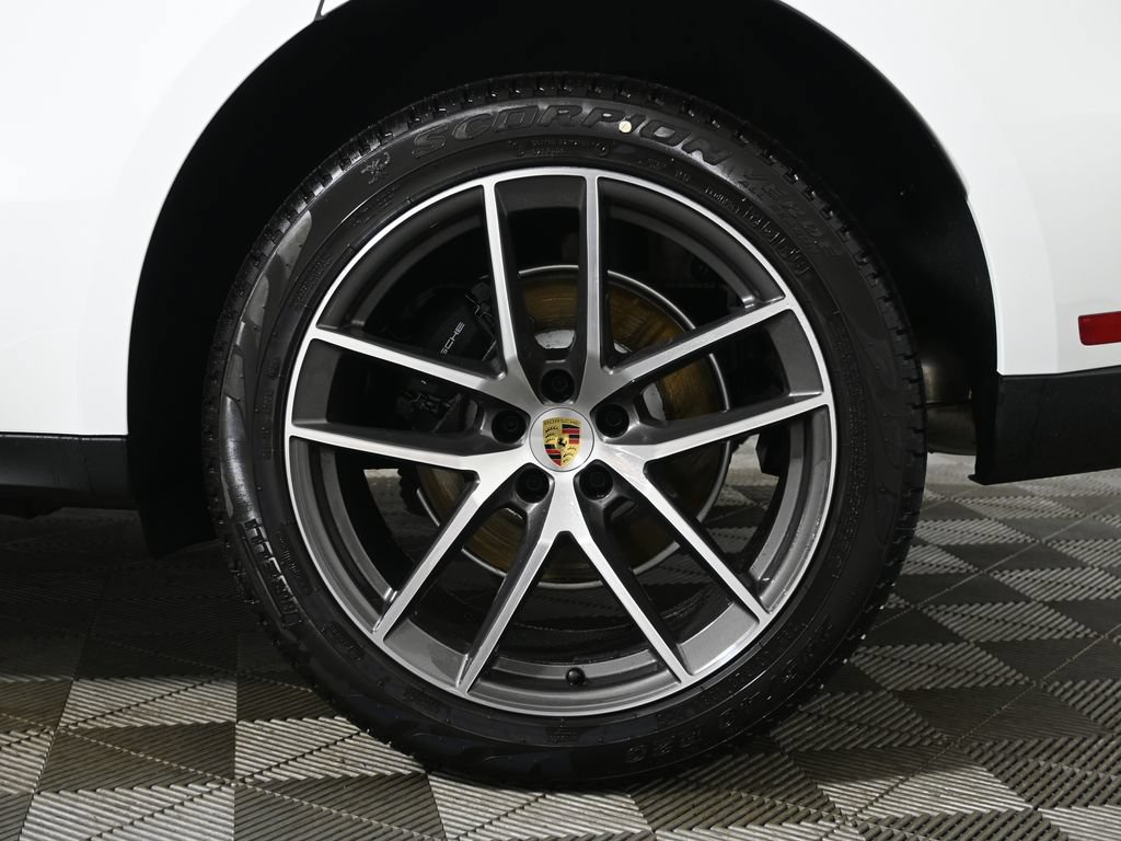 New 2026 Porsche Macan AWD/4WD image 12