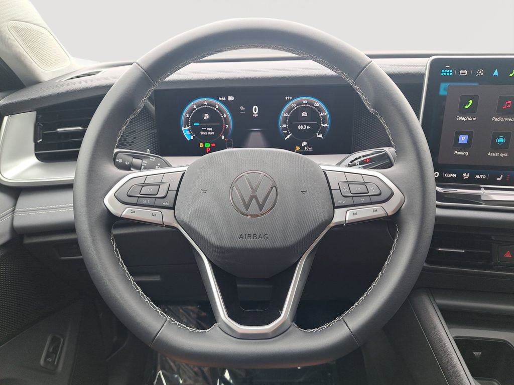 New 2025 Volkswagen Tiguan SE image 21
