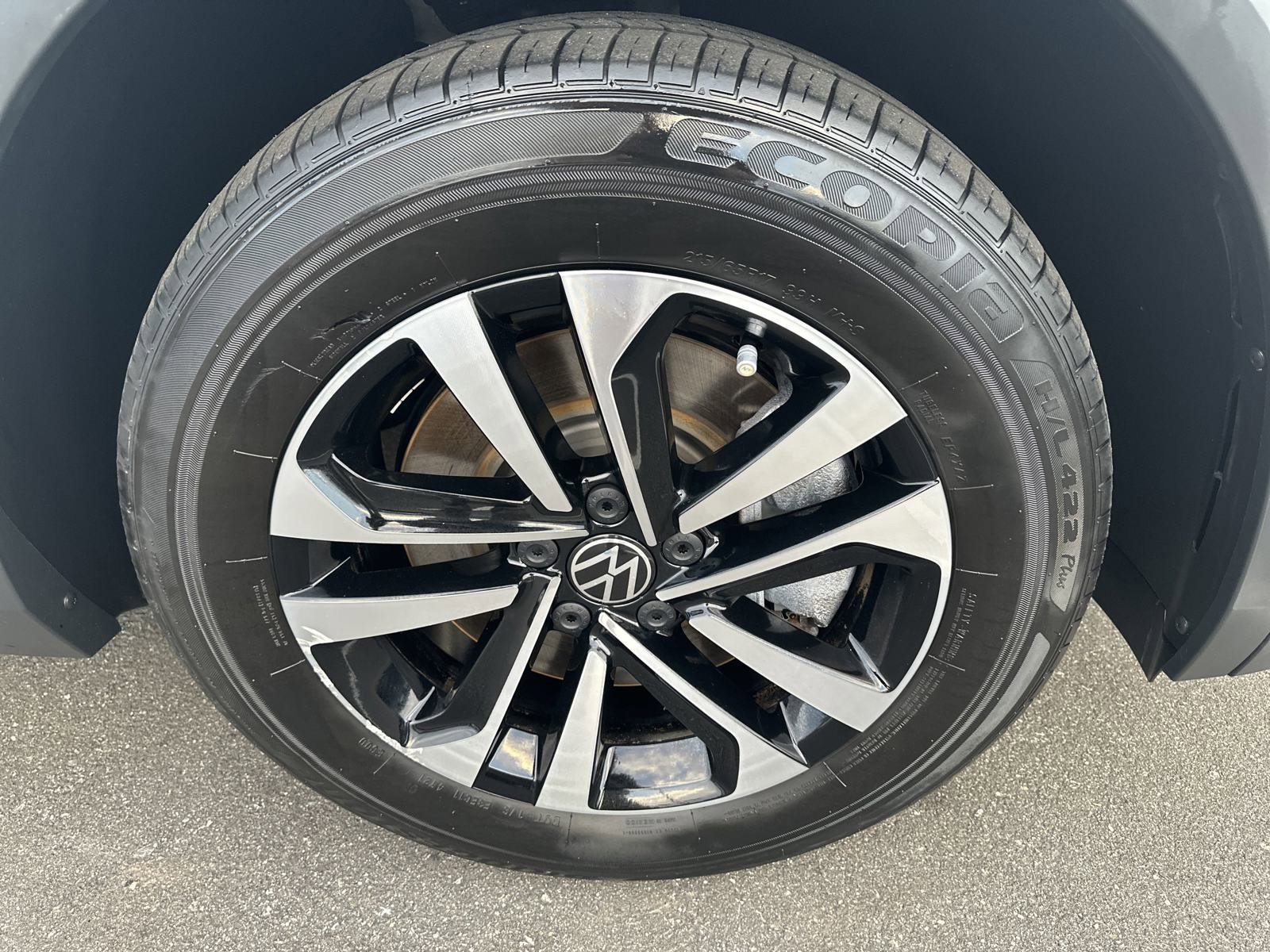 Used 2022 Volkswagen Tiguan S image 31