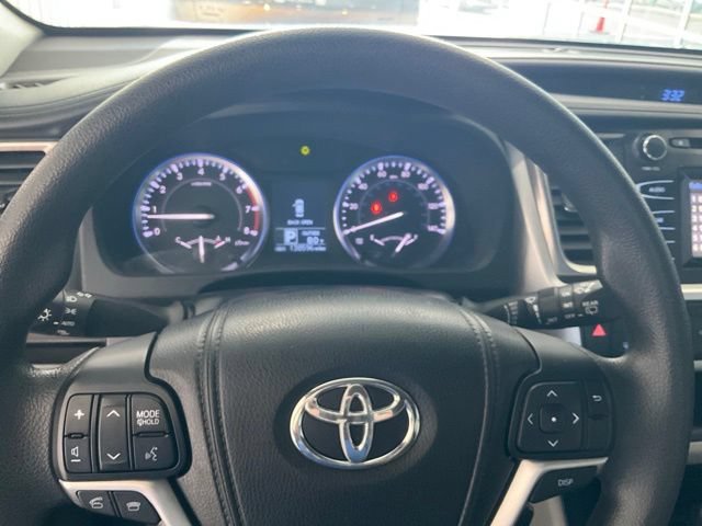 Used 2014 Toyota Highlander LE FWD image 6