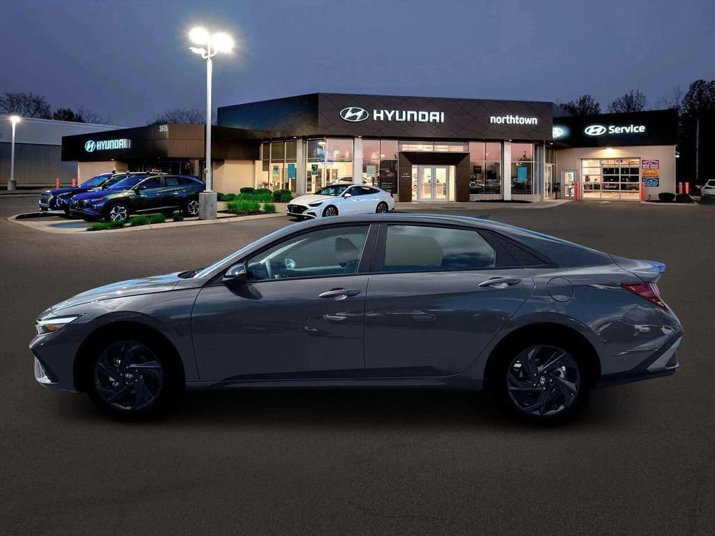 New 2026 Hyundai Elantra Sport FWD image 3