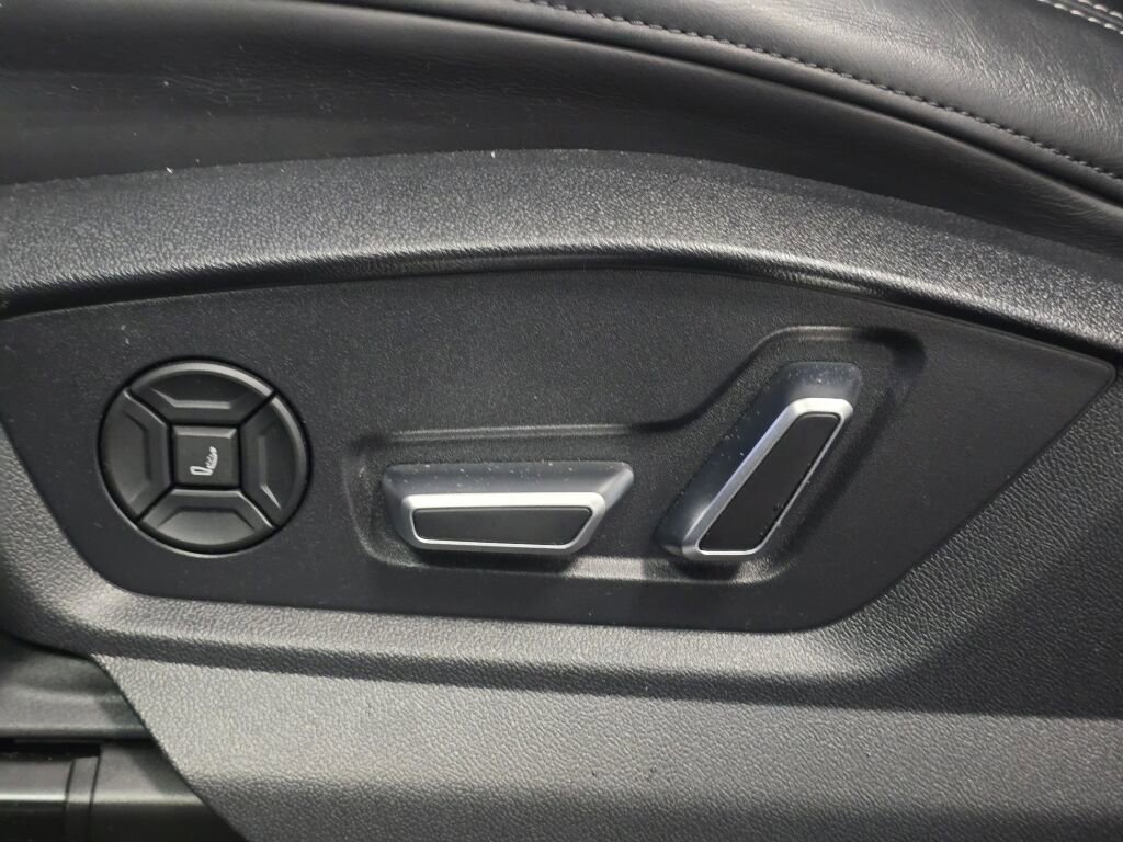 Used 2024 Audi Q8 Prestige w/ Prestige Package image 38