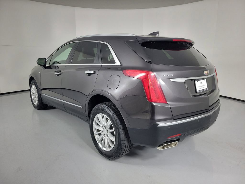 Used 2018 Cadillac XT5 FWD image 3