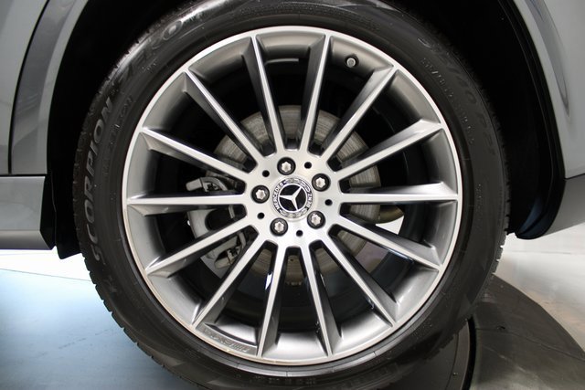 Used 2024 Mercedes-Benz GLE 350 4MATIC w/ AMG Line Exterior image 37