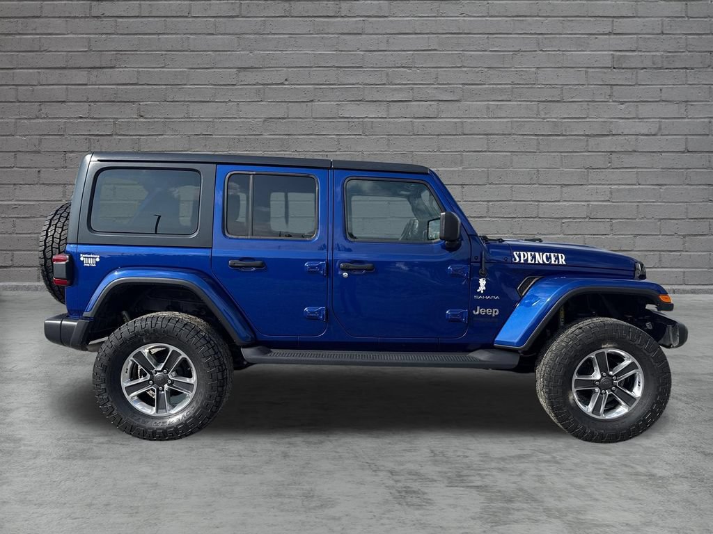 Used 2018 Jeep Wrangler Unlimited Sahara AWD/4WD image 9