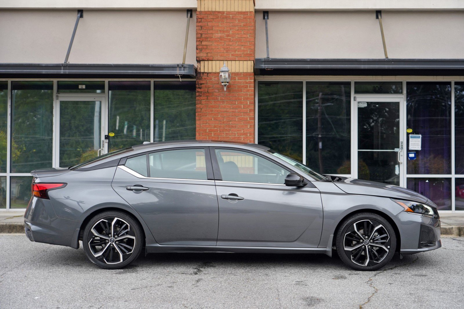 Used 2023 Nissan Altima 2.5 SR w/ SR Premium Package FWD image 49