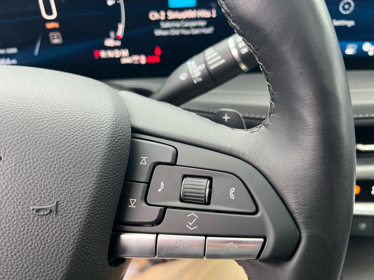 Used 2024 Cadillac XT4 Premium Luxury w/ Active Safety Package image 28