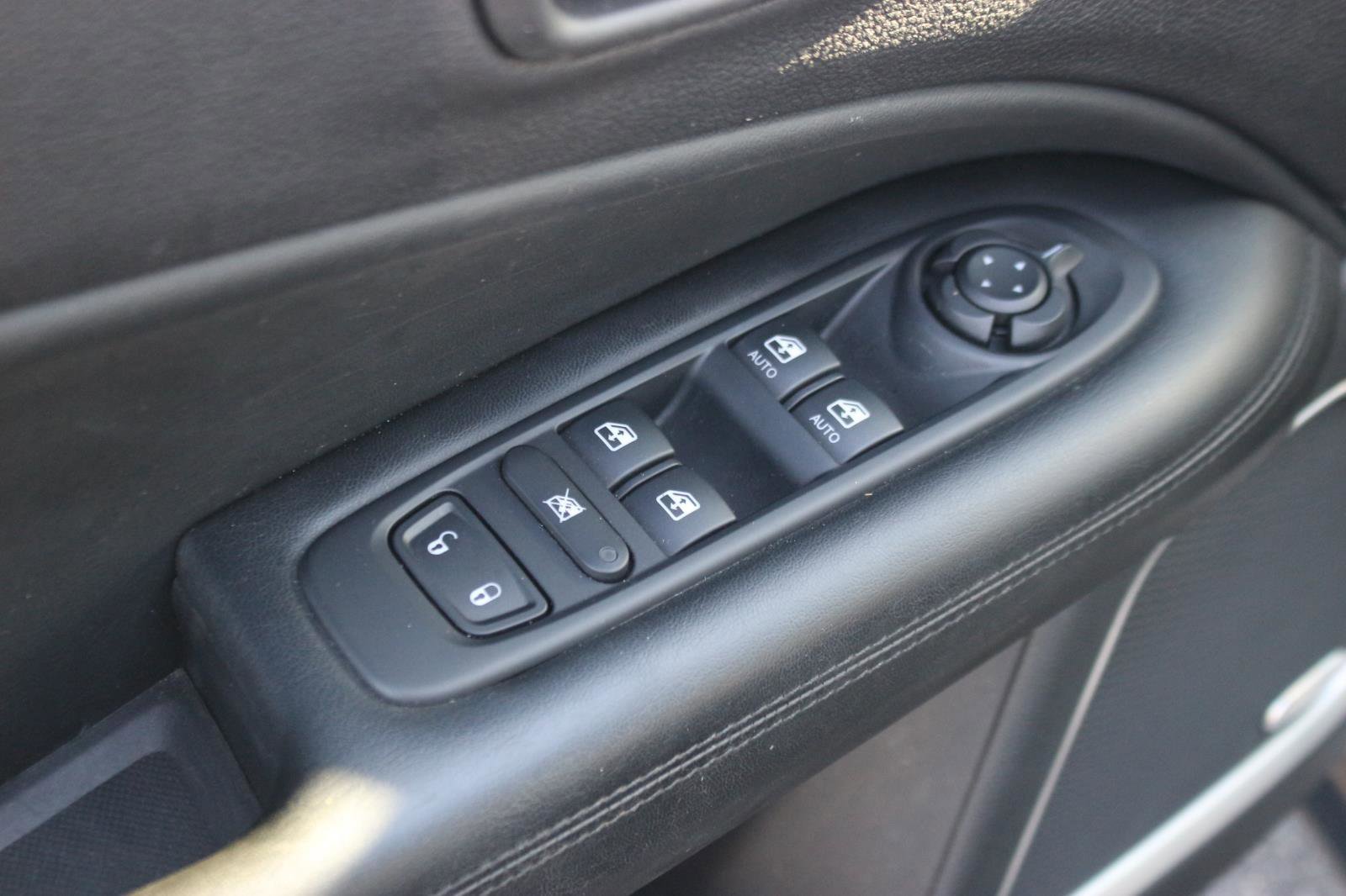 Used 2021 Jeep Compass Latitude w/ Sun and Sound Group image 12