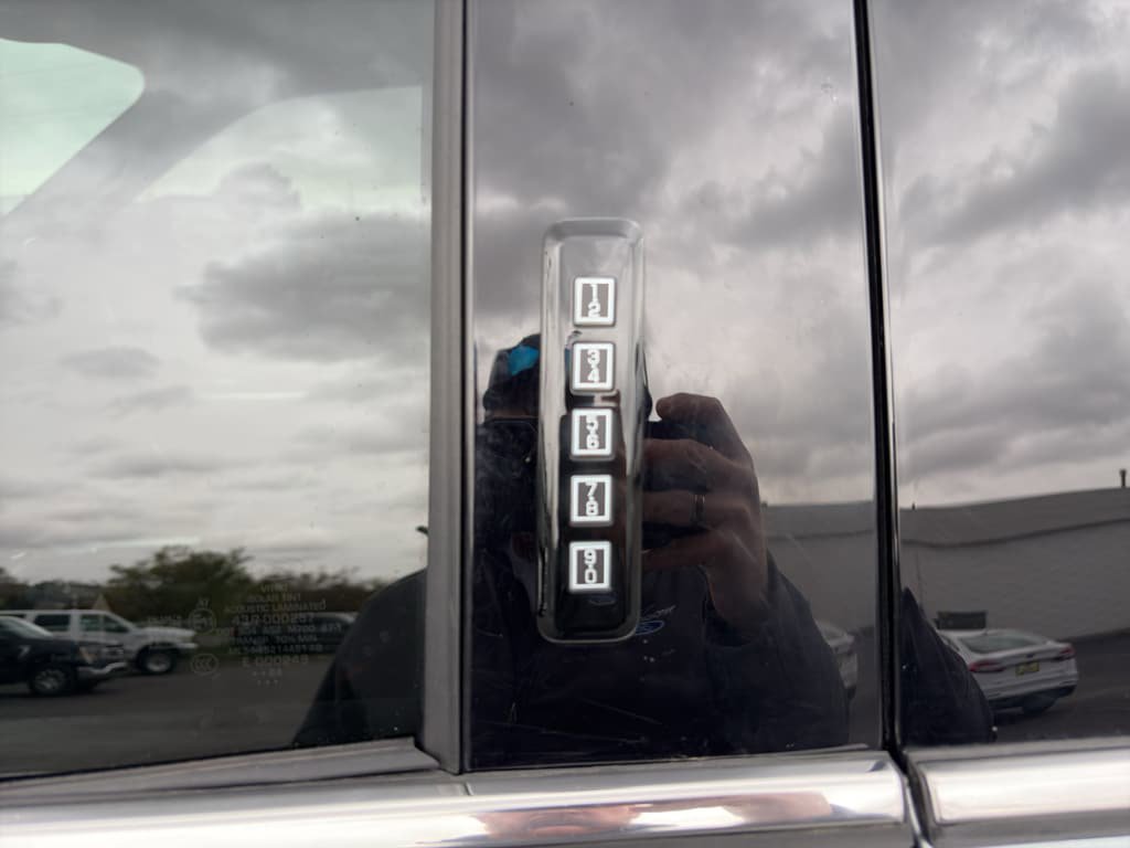 Used 2024 Ford F350 Platinum AWD/4WD image 11