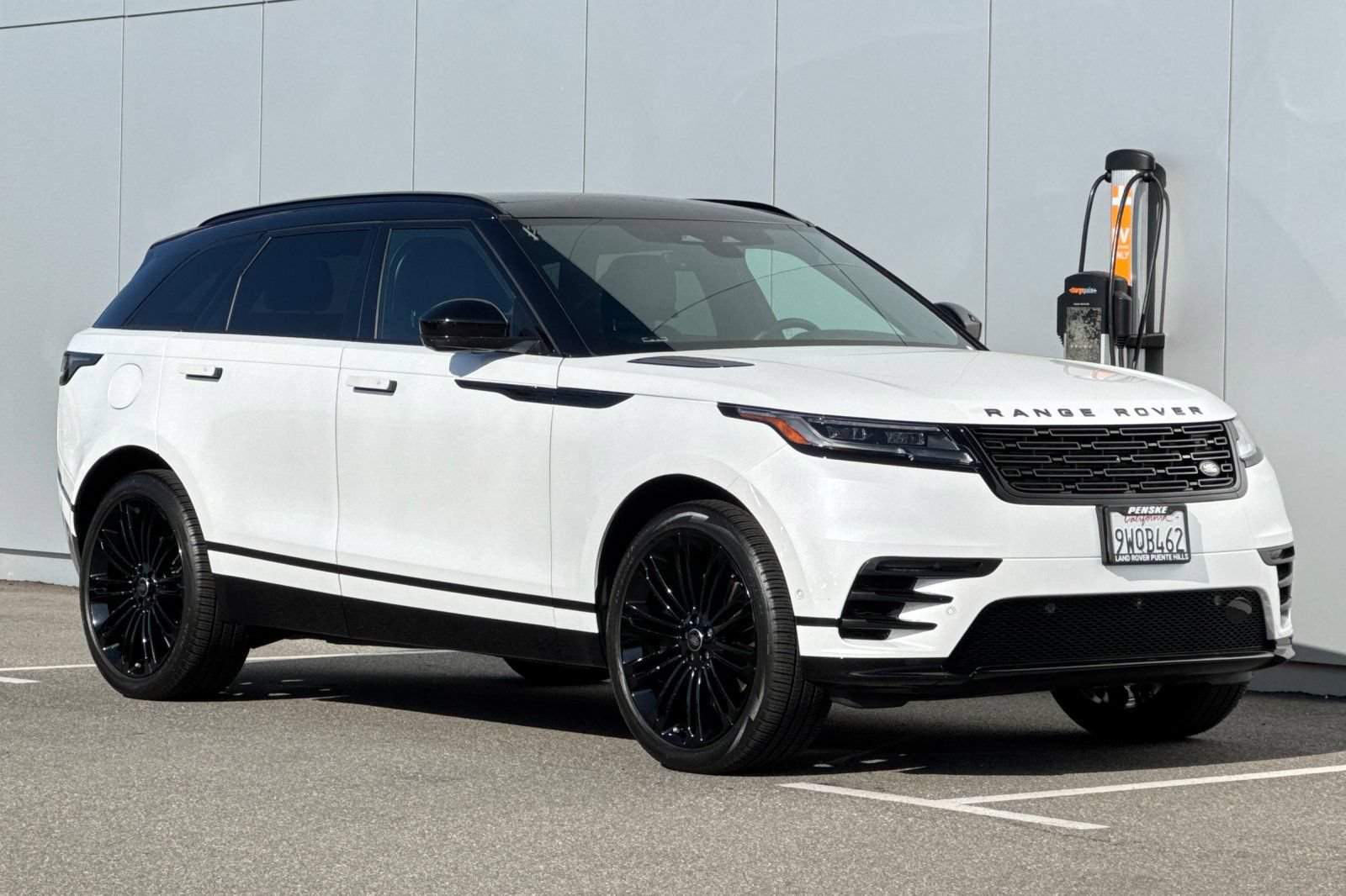Certified 2026 Land Rover Range Rover Velar Dynamic SE AWD/4WD image 7
