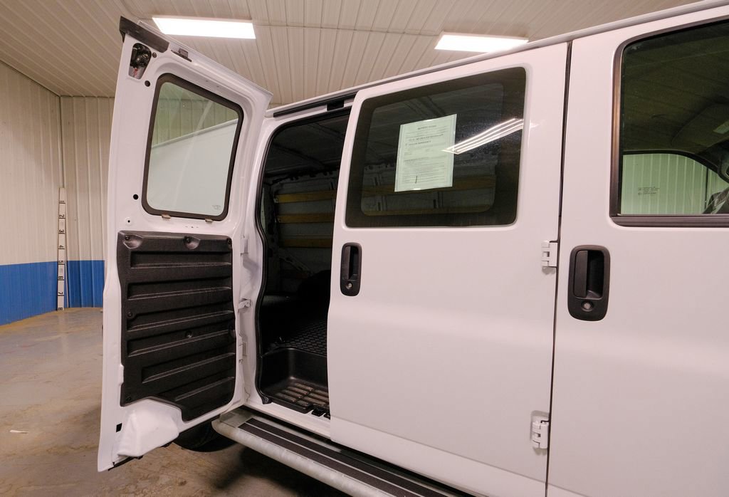 Used 2024 GMC Savana 2500 w/ Driver Convenience Package image 21