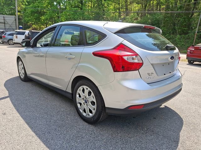 Used 2012 Ford Focus SE w/ SE Winter Pkg FWD image 8