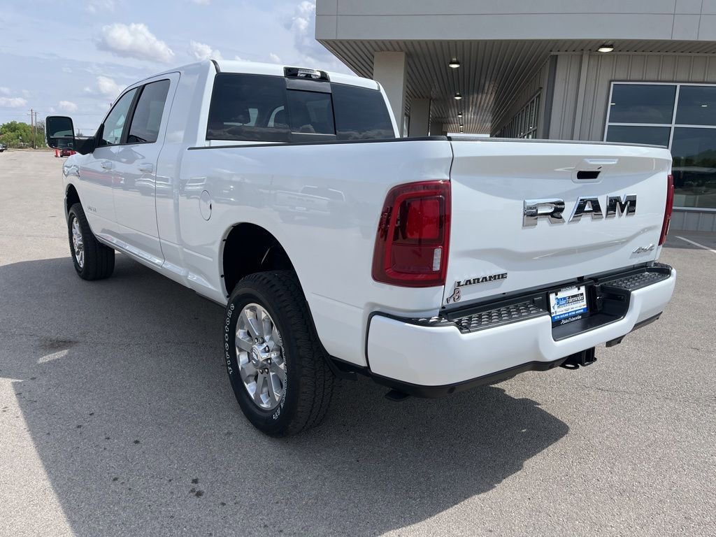 New 2026 RAM 2500 Laramie AWD/4WD image 3