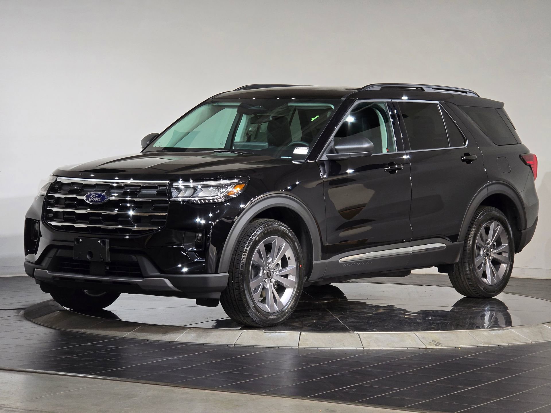 New 2026 Ford Explorer Active w/ Active Comfort Package image 10