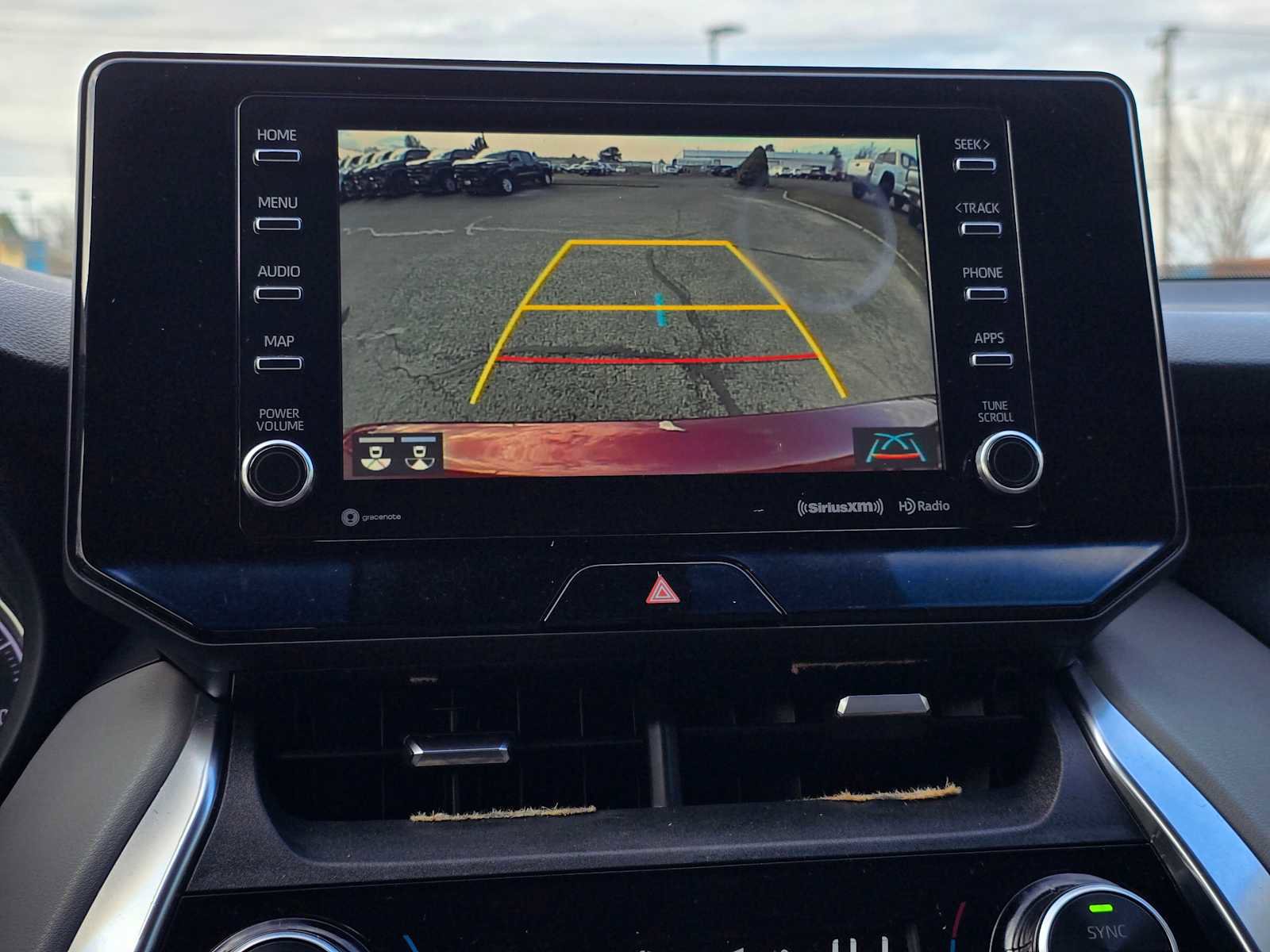 Used 2021 Toyota Venza LE w/ Carpet Mat Package (TMS) image 33