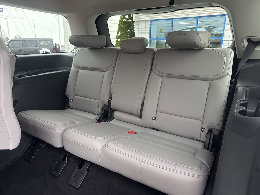 Used 2025 Ford Expedition Active image 34