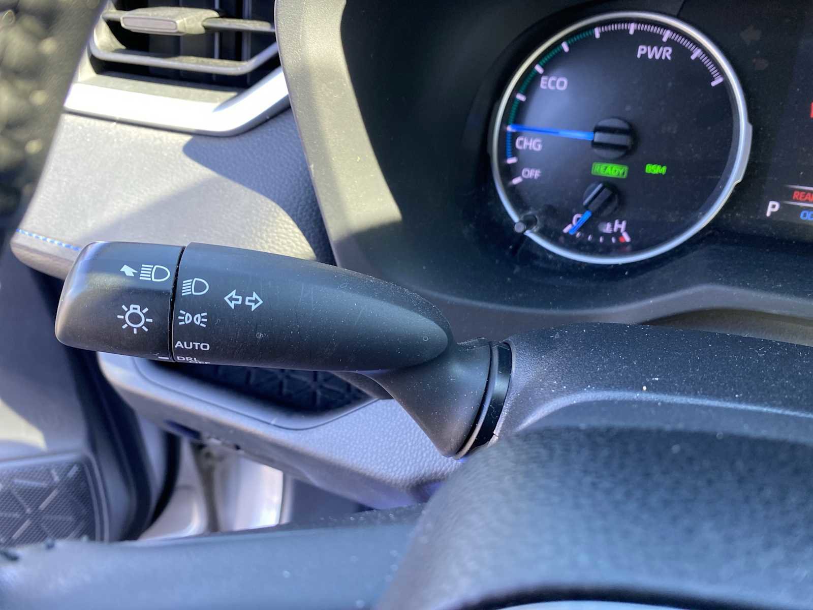 Used 2022 Toyota RAV4 SE image 20