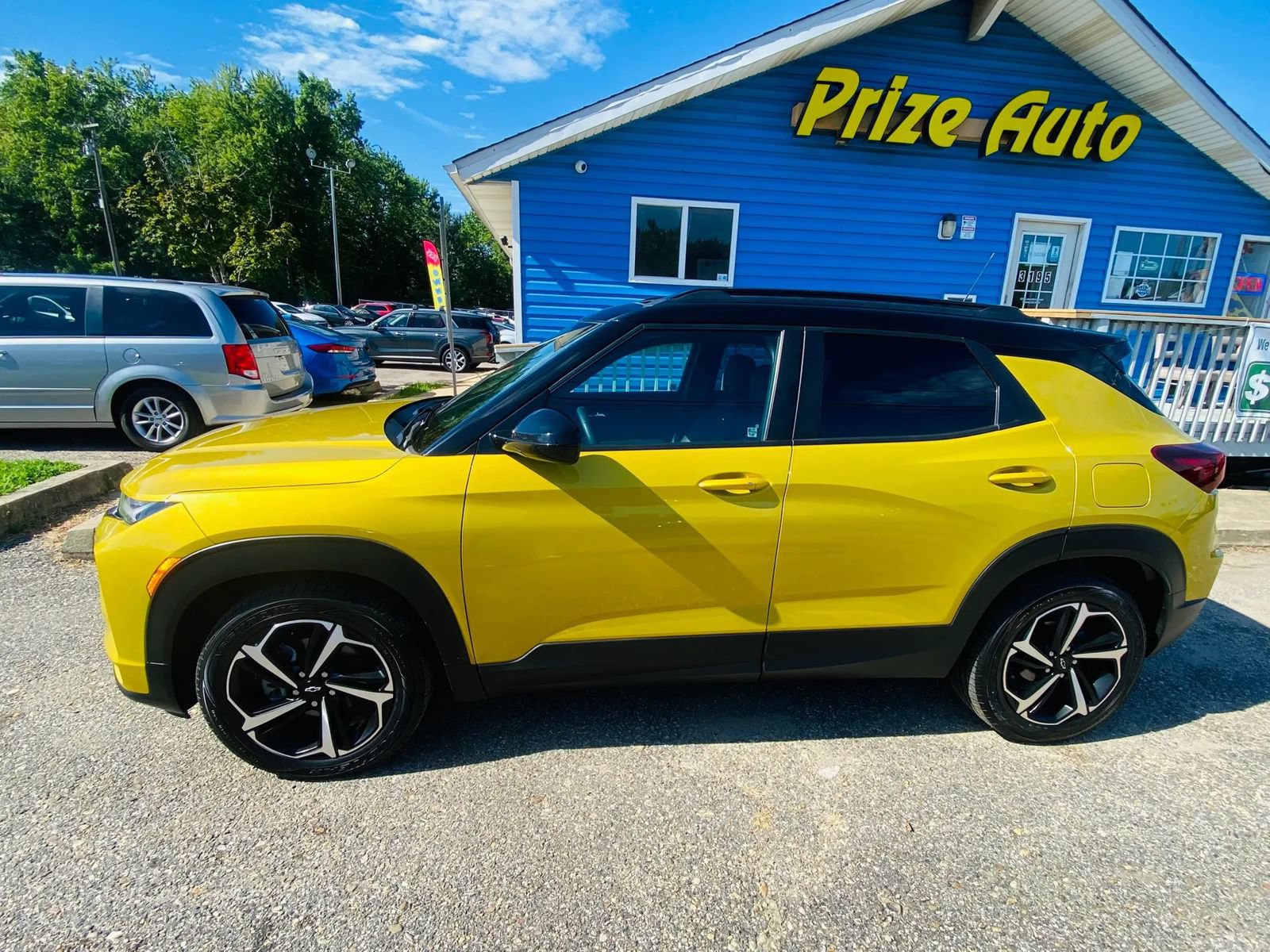 Used 2023 Chevrolet TrailBlazer RS w/ Sun and Liftgate Package FWD image 3