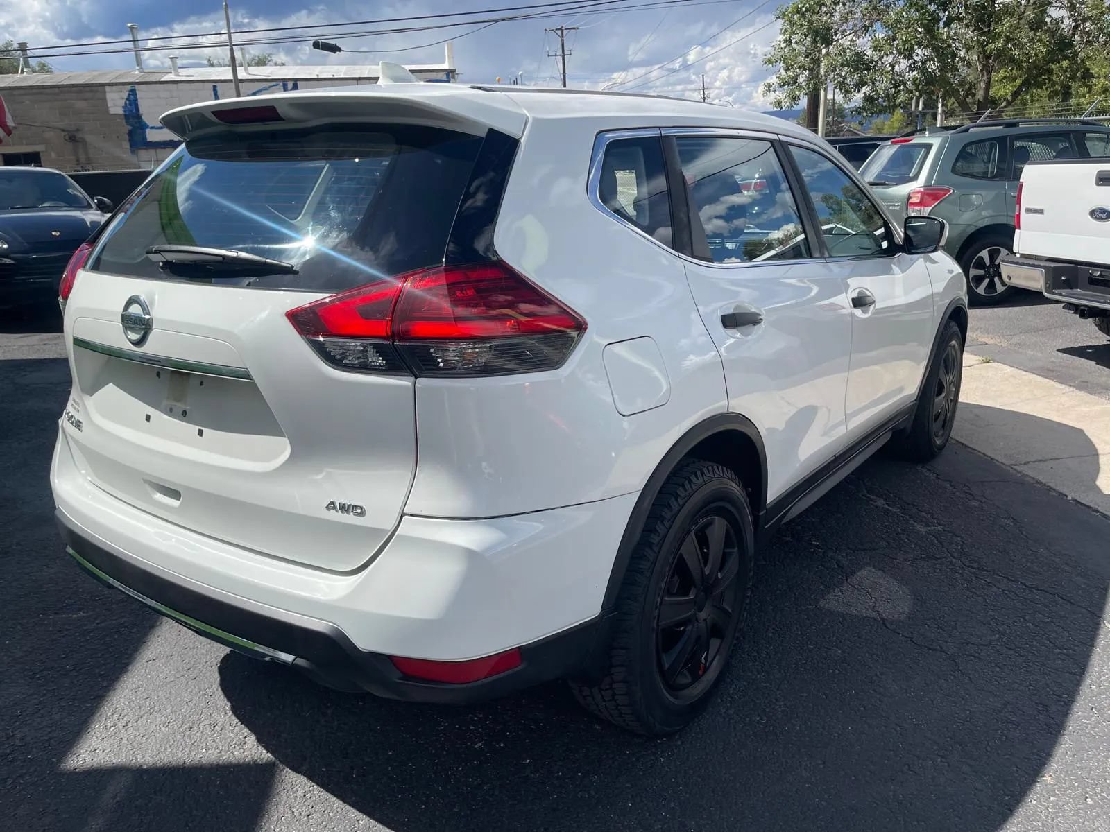Used 2017 Nissan Rogue S AWD/4WD image 8