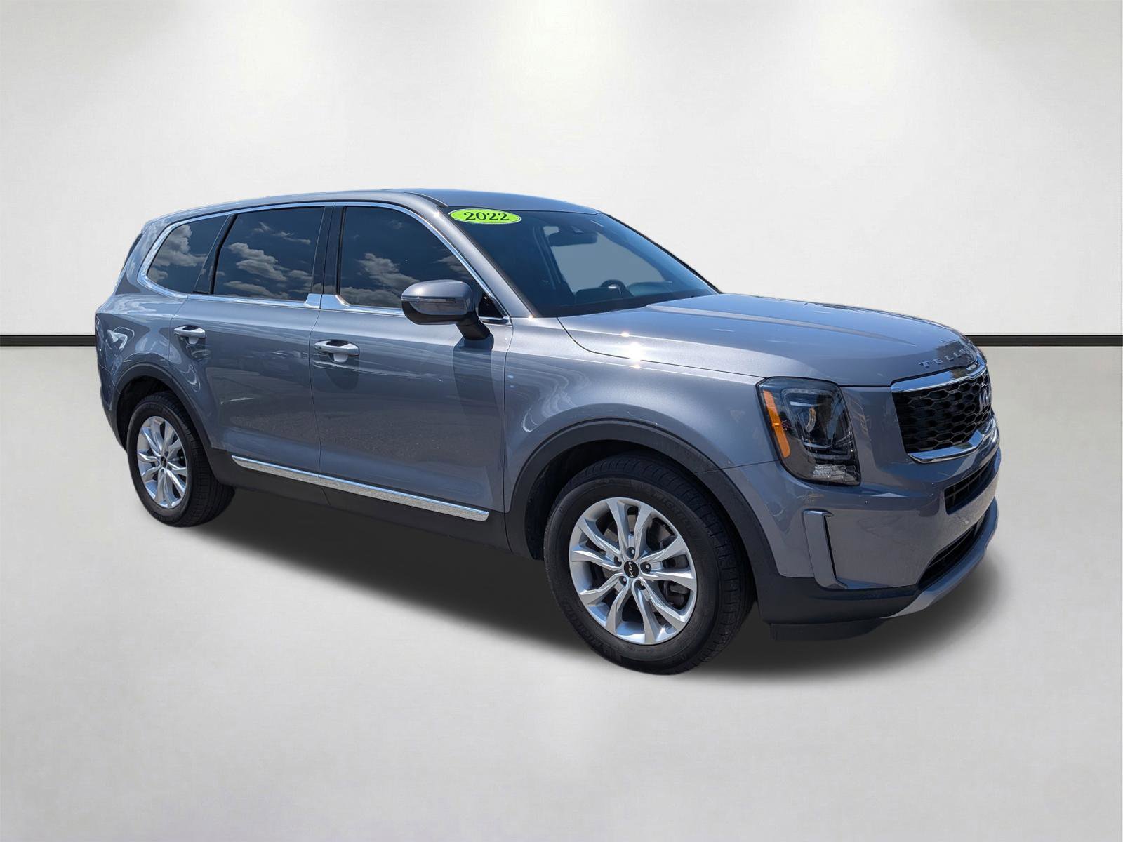 Used 2022 Kia Telluride LX image 2