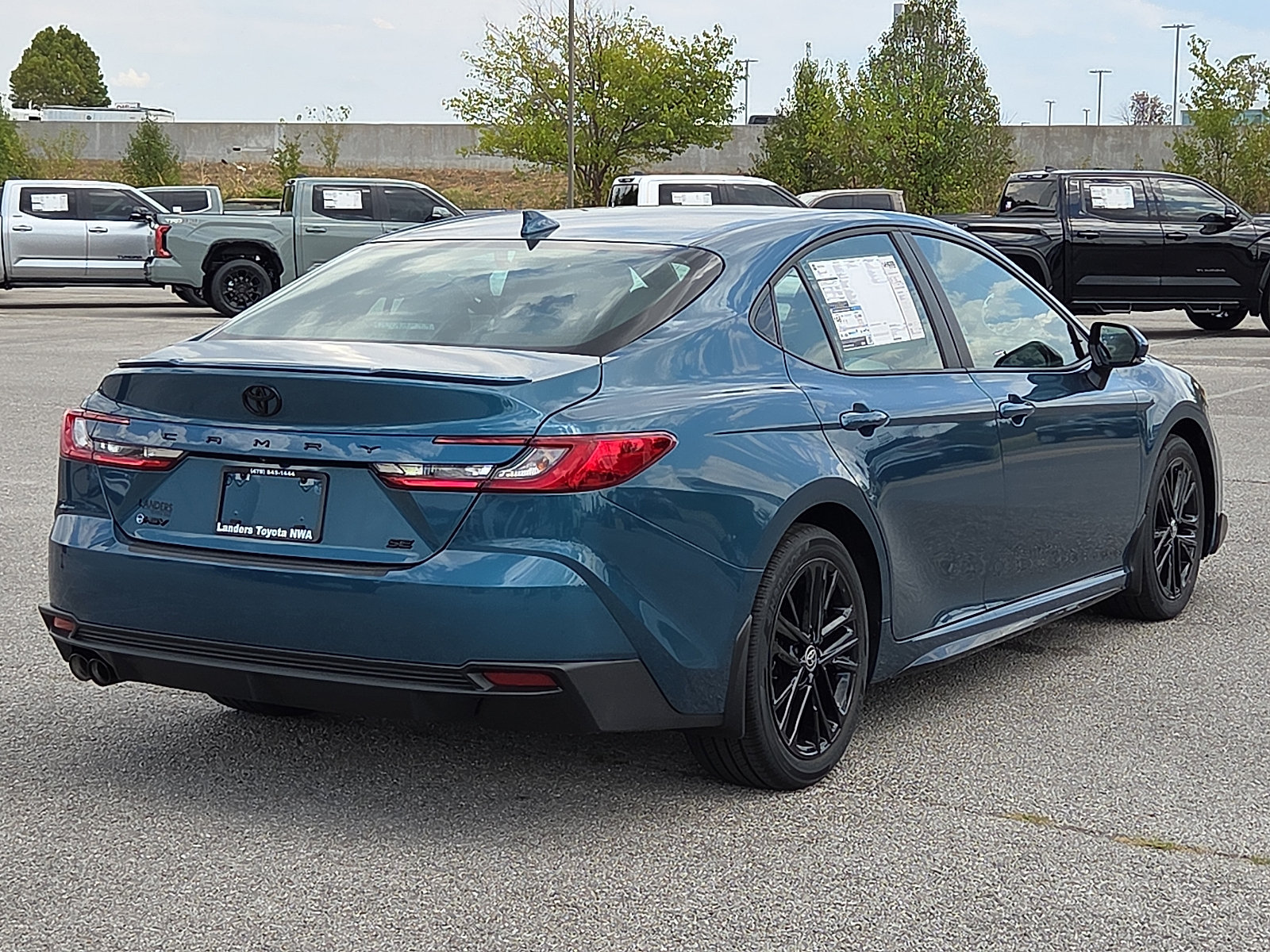 New 2026 Toyota Camry SE FWD image 4