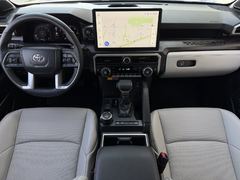 Used 2025 Toyota Tacoma Limited AWD/4WD image 11