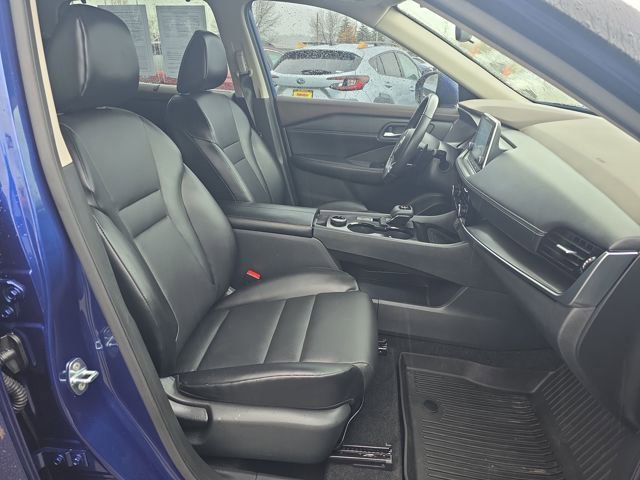 Used 2023 Nissan Rogue SV w/ SV Premium Package image 10