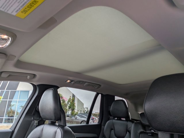 Used 2016 Volvo XC90 T8 Momentum w/ Vision Package image 16