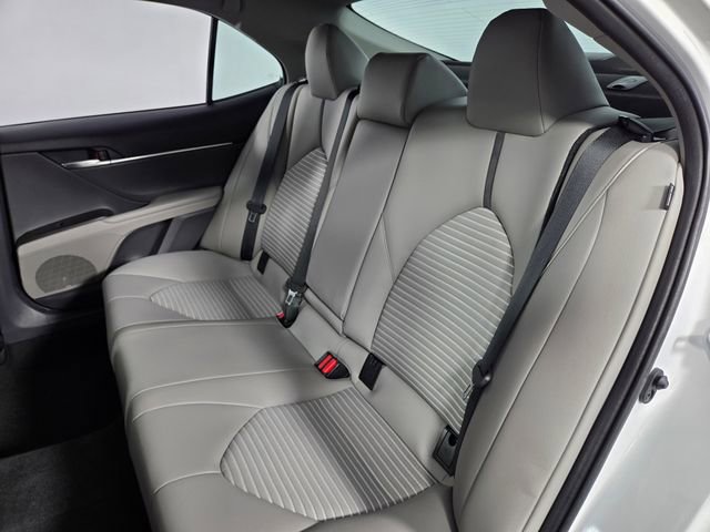 Used 2022 Toyota Camry SE FWD image 17