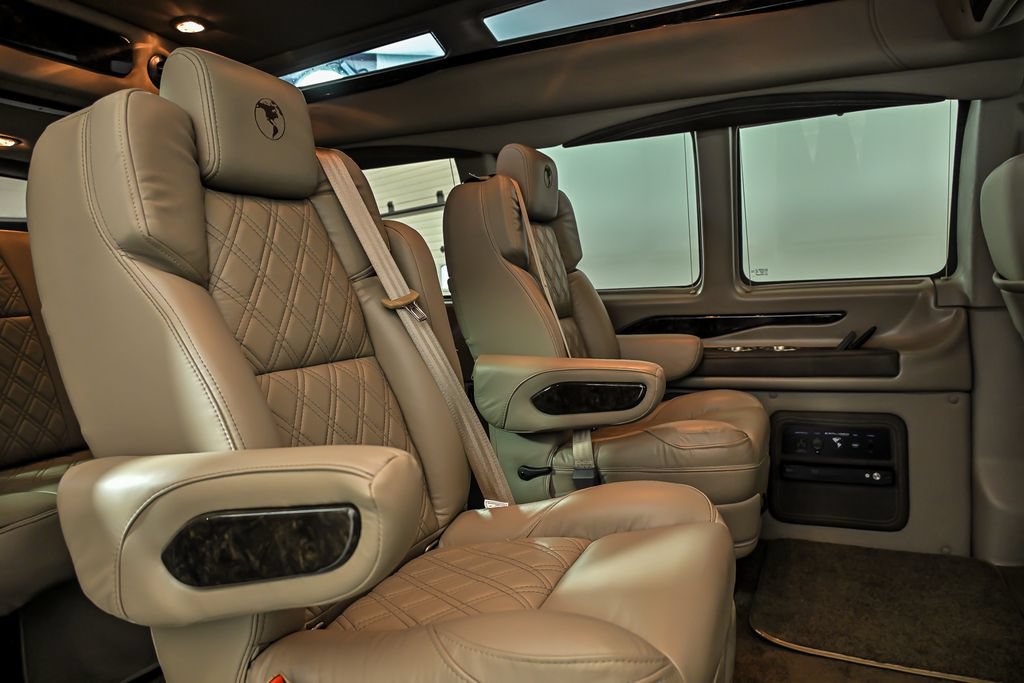 Used 2023 GMC Savana 2500 RWD image 10