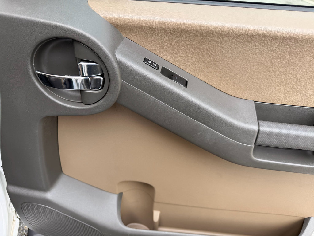 Used 2007 Nissan Xterra S w/ Utility Pkg image 25