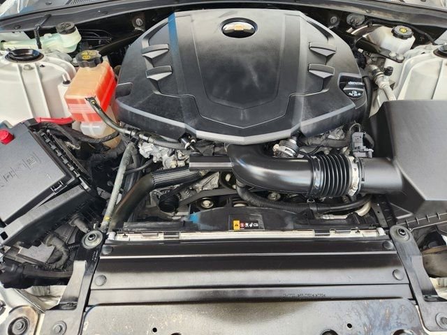 Used 2021 Chevrolet Camaro LT image 31