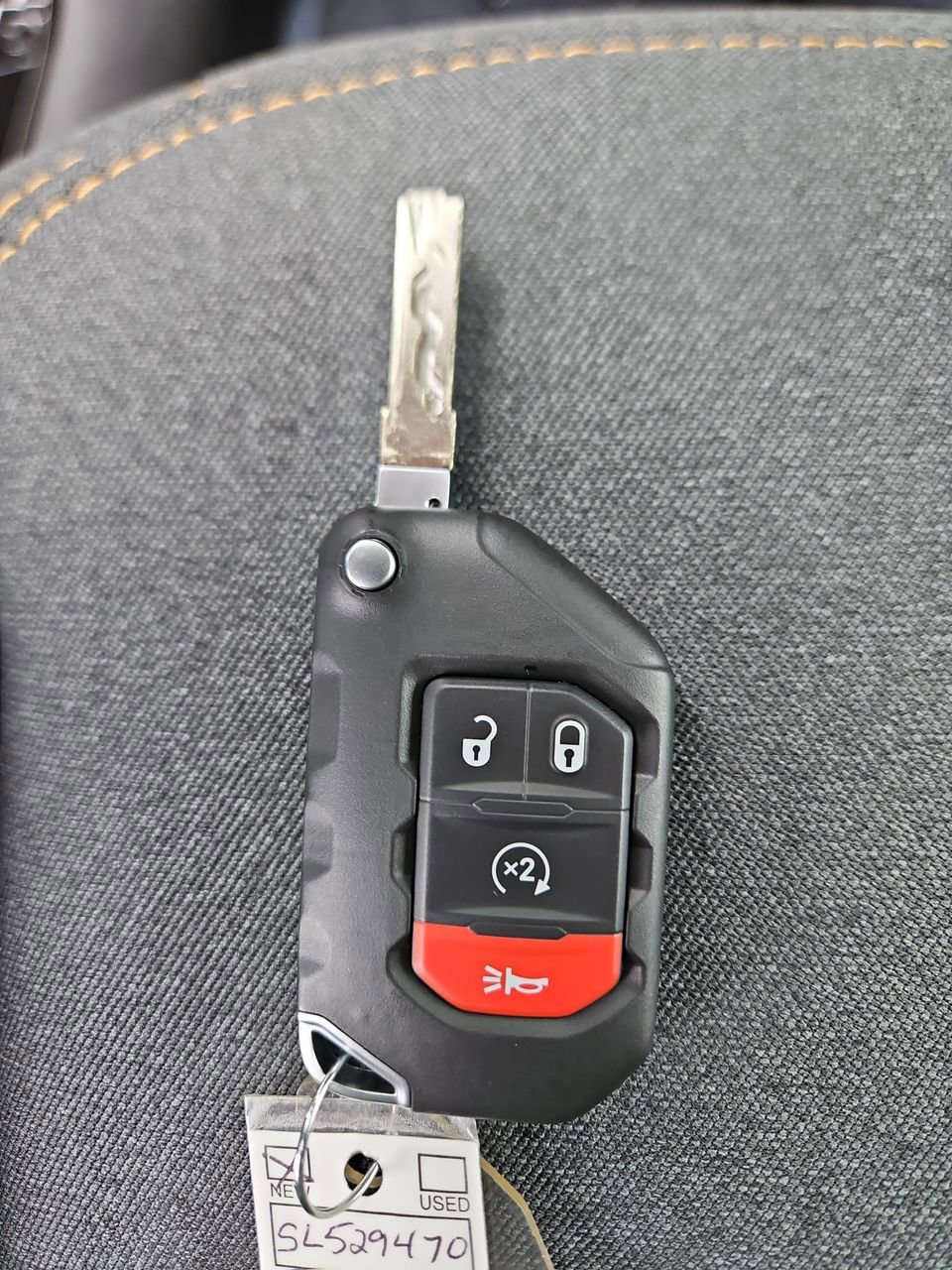 New 2025 Jeep Gladiator Sport image 31