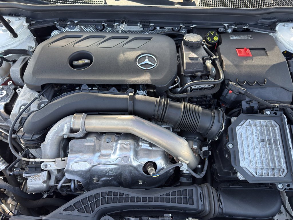 Used 2025 Mercedes-Benz CLA 250 4MATIC image 35